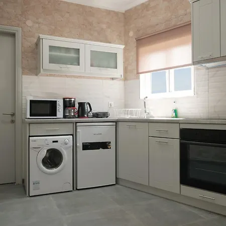 شقة Pyrgi House 150M From Ipsos Beach With Sea View *